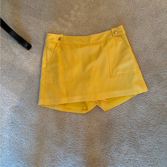 Cache matching jacket and skort. Rouched arms like new - Picture 6 of 8